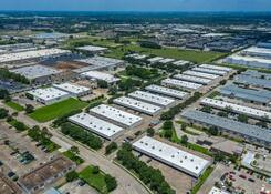 
                                	        Commerce Center Stafford
                                    
